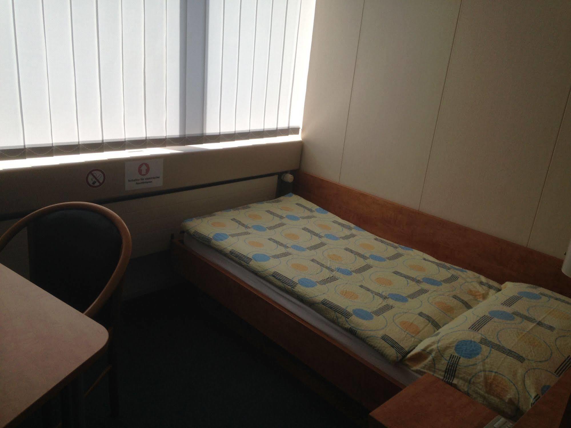 Budget Motel Self Check-In Dällikon Exteriér fotografie